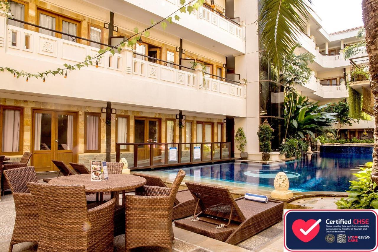 Famous Hotel Kuta Formerly Permata Kuta Hotel Exterior foto